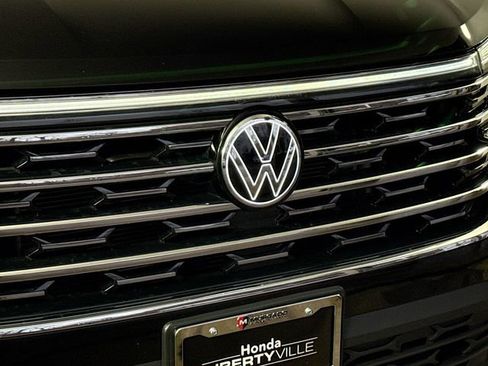 Used 2025 Volkswagen Atlas SEL image 14