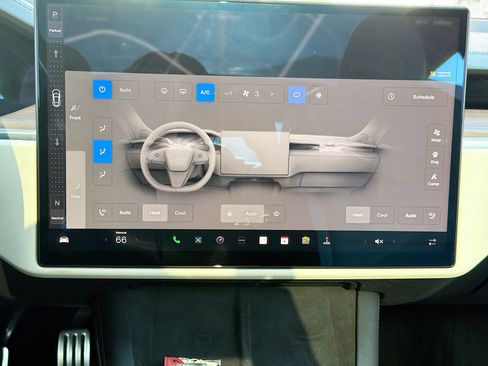 Used 2024 Tesla Model S image 31