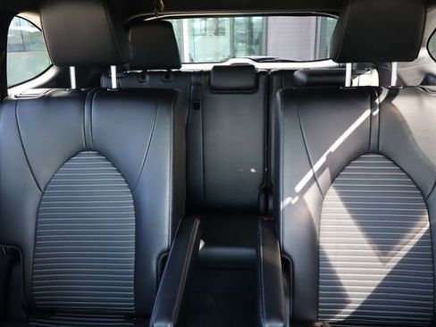 Used 2023 Toyota Highlander XSE FWD image 18