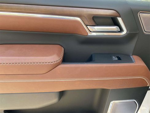 Used 2023 GMC Sierra 1500 Denali Ultimate image 12