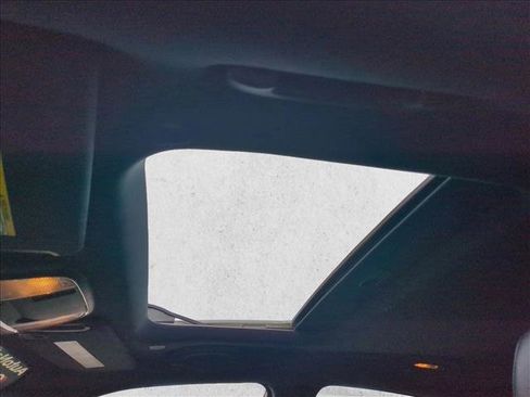 Used 2022 Dodge Charger SXT w/ Leather Interior Group image 16