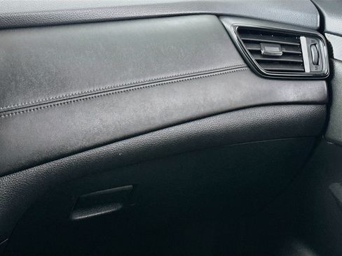 Used 2019 Nissan Rogue SL AWD/4WD image 15