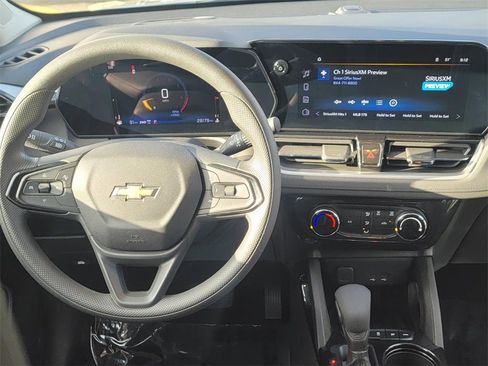 Used 2025 Chevrolet TrailBlazer LT image 13