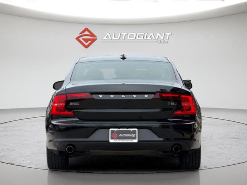 Used 2018 Volvo S90 T5 Momentum image 8