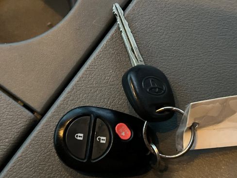 Used 2012 Toyota Tundra 2WD Double Cab image 23