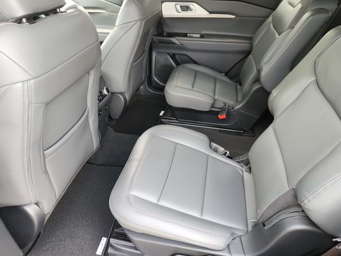 New 2026 Ford Explorer Active w/ Active Comfort Package RWD image 19