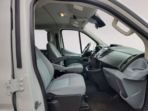 Used 2019 Ford Transit 350 XLT image 22