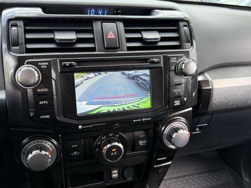 Used 2019 Toyota 4Runner TRD Off-Road AWD/4WD image 17