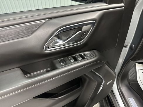 Used 2023 GMC Yukon XL SLT w/ SLT Premium Package RWD image 24