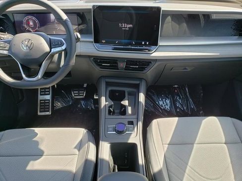 New 2026 Volkswagen Tiguan SE R-Line AWD/4WD image 9