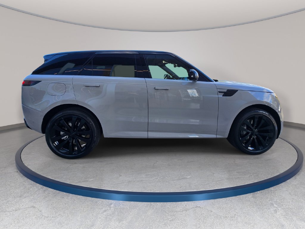 New 2027 Land Rover Range Rover Sport Dynamic SE AWD/4WD image 4
