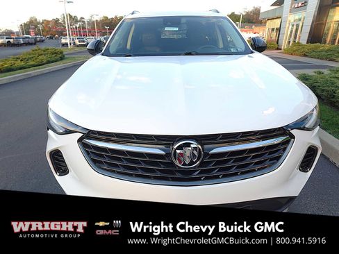 Used 2022 Buick Envision Essence w/ Sport Touring Package image 8