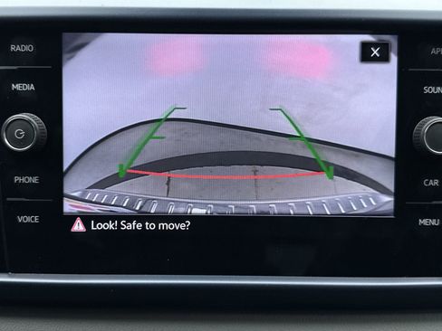 Used 2023 Volkswagen Taos SE AWD/4WD image 11