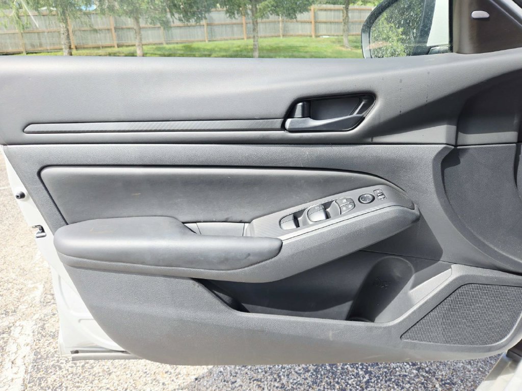 Used 2023 Nissan Altima 2.5 S FWD image 32