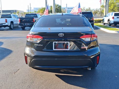 Used 2022 Toyota Corolla LE image 7