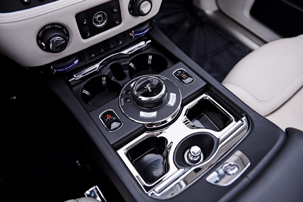 Used 2016 Rolls-Royce Ghost RWD image 79