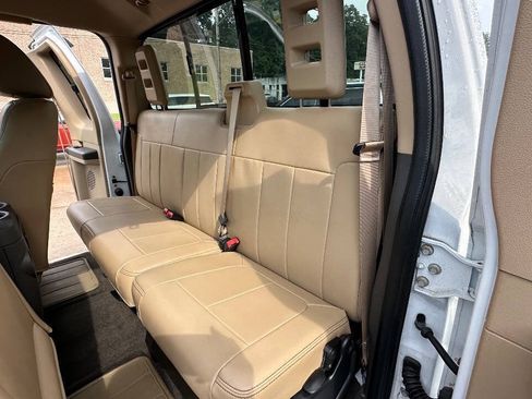 Used 2011 Ford F250 Lariat w/ Chrome Pkg AWD/4WD image 11