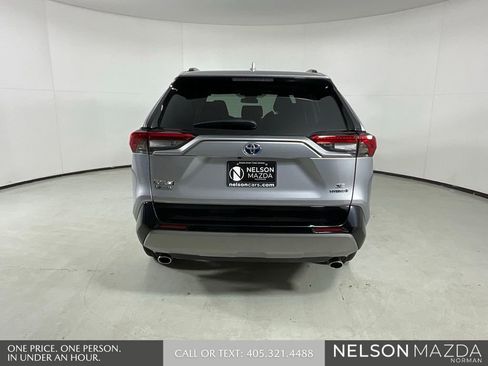 Used 2024 Toyota RAV4 SE AWD/4WD image 9