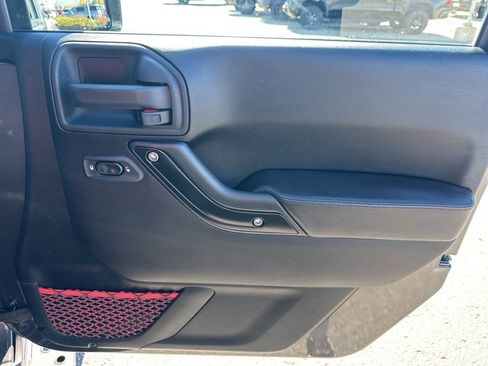 Used 2017 Jeep Wrangler Unlimited Rubicon image 26