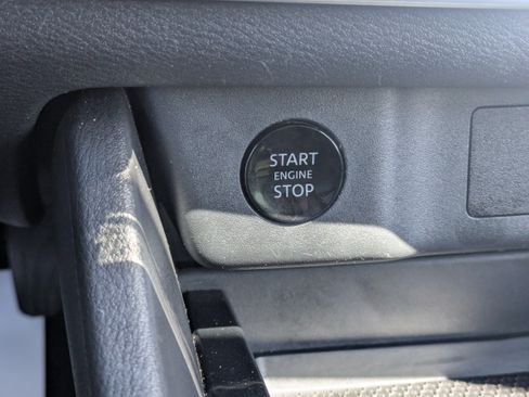 Used 2024 Nissan Rogue SV FWD image 26