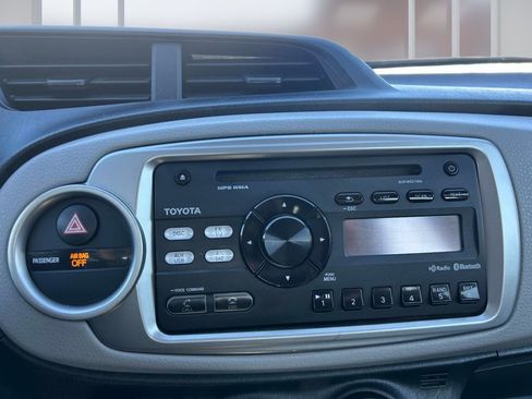 Used 2012 Toyota Yaris LE image 24