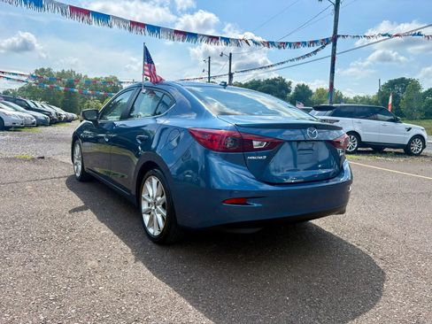 Used 2017 MAZDA MAZDA3 Touring w/ Popular Equipment Package FWD image 3