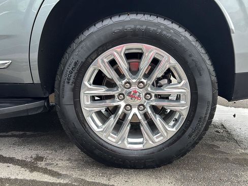 Used 2024 GMC Yukon SLT image 11