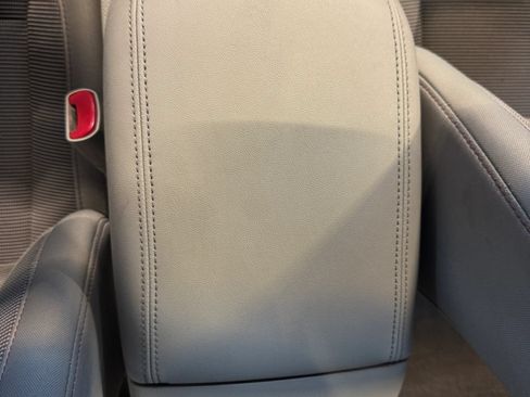 Used 2010 Ford Taurus SEL FWD image 18