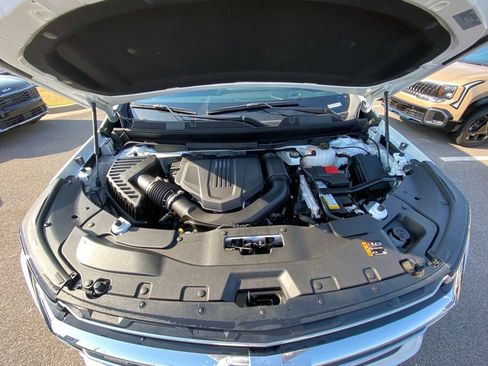 Used 2024 Chevrolet Traverse LT FWD image 32
