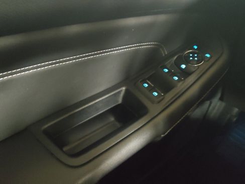 Used 2024 Ford Edge Titanium image 27