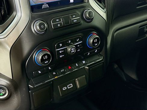 Used 2021 Chevrolet Silverado 1500 LT AWD/4WD image 18