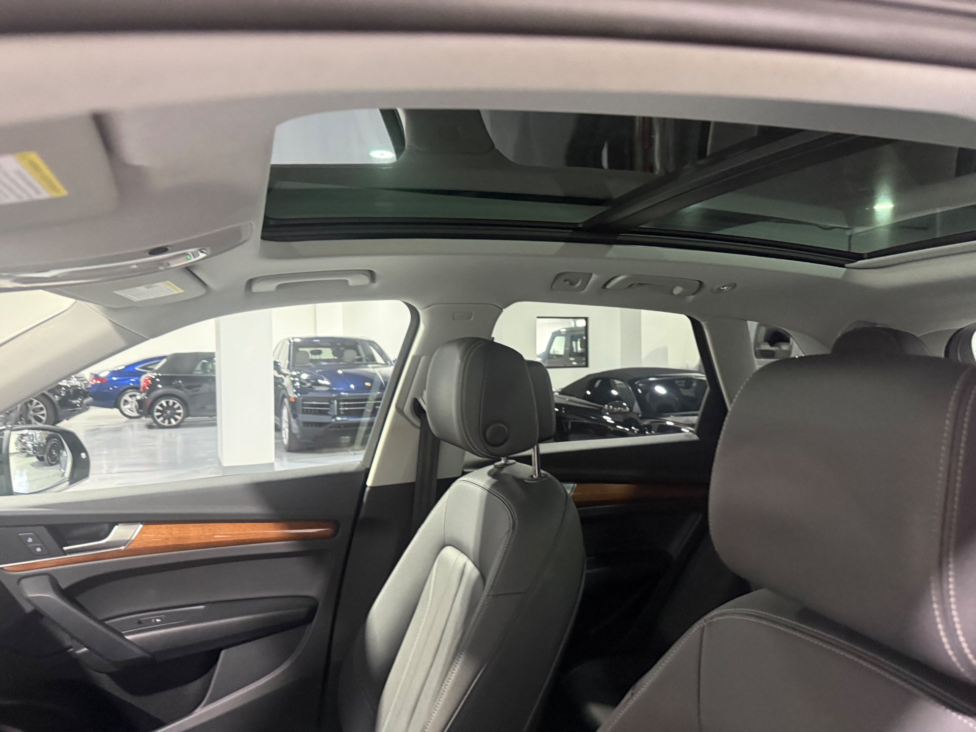 Used 2023 Audi Q5 2.0T Premium w/ Convenience Package AWD/4WD image 23