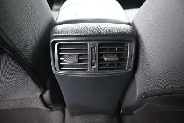 Used 2018 Nissan Rogue SV AWD/4WD image 26