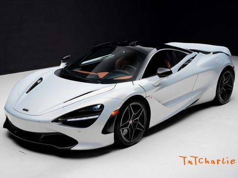 Used 2018 McLaren 720S image 1