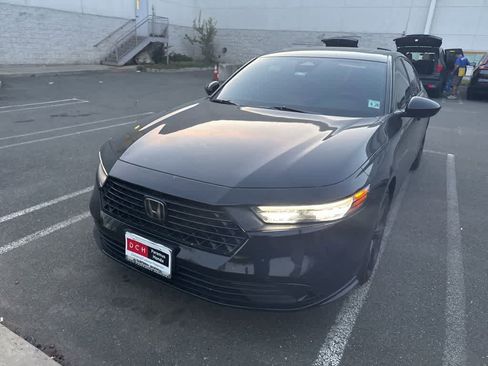 Used 2023 Honda Accord Sport image 2