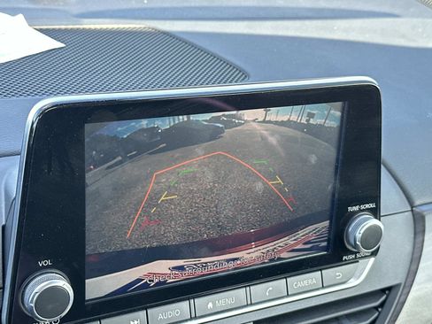 Used 2024 Nissan Altima 2.5 SV image 19