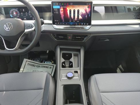 New 2026 Volkswagen Tiguan SE AWD/4WD image 23