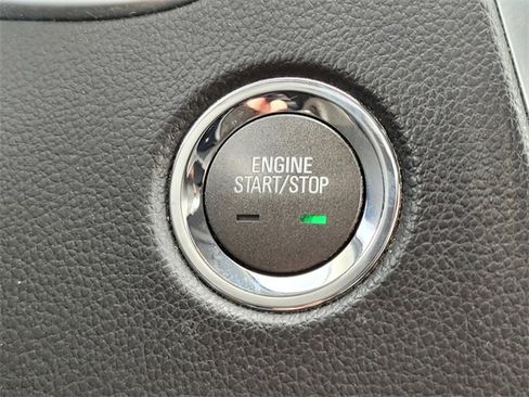 Used 2011 Cadillac SRX Luxury image 24