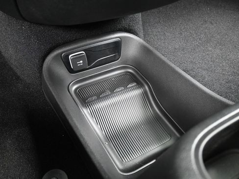 New 2026 Chrysler Pacifica Select image 25