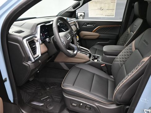 New 2026 GMC Canyon Denali image 9