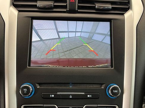 Used 2016 Ford Fusion SE image 19