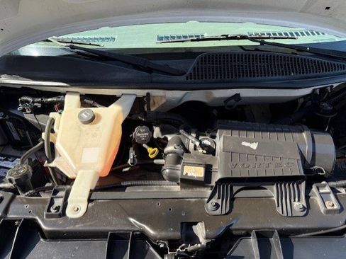 Used 2014 Chevrolet Express 2500 image 6