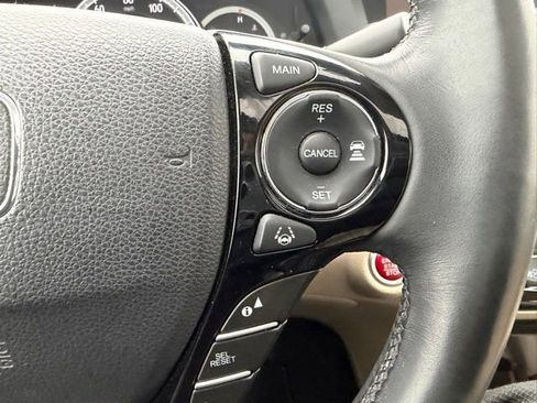 Used 2016 Honda Accord Touring image 16