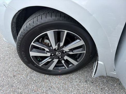 Used 2020 Nissan Versa SV FWD image 37