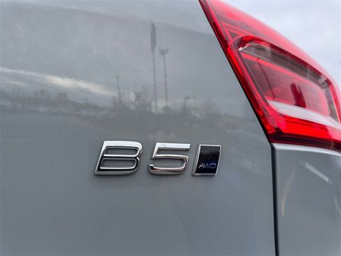 New 2026 Volvo XC40 B5 Plus w/ Protection Package Premier image 9
