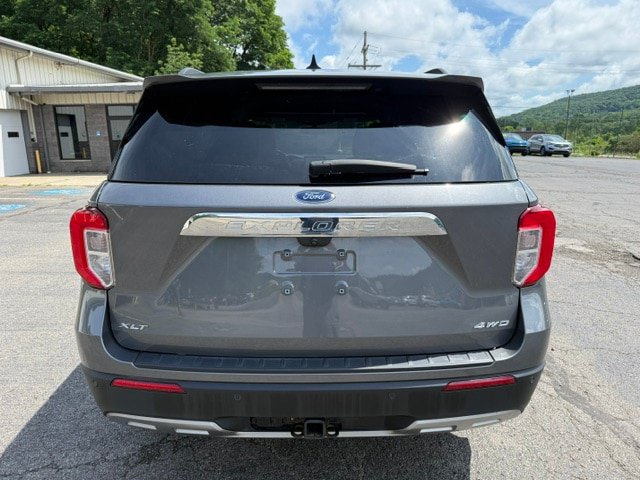 Used 2023 Ford Explorer XLT w/ Equipment Group 202A AWD/4WD image 5