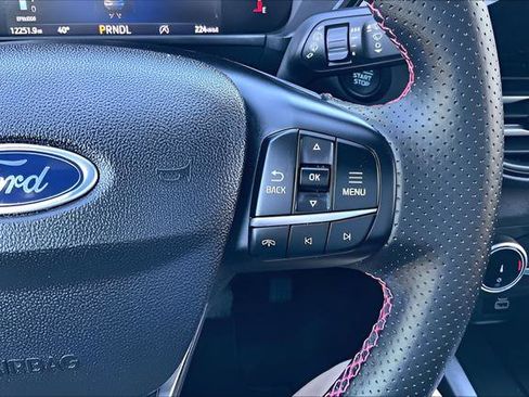 Used 2025 Ford Escape ST-Line image 14