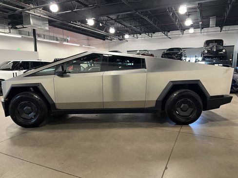 Used 2026 Tesla Cybertruck AWD Crew Cab image 6