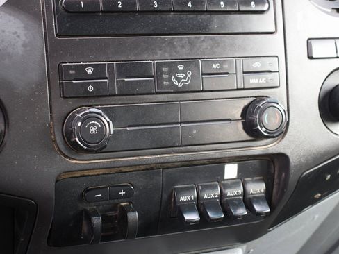 Used 2012 Ford F550 XL w/ Payload Upgrade Pkg image 30