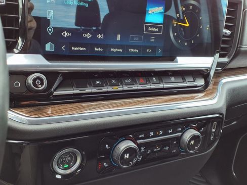 Used 2023 Chevrolet Silverado 1500 LT image 11